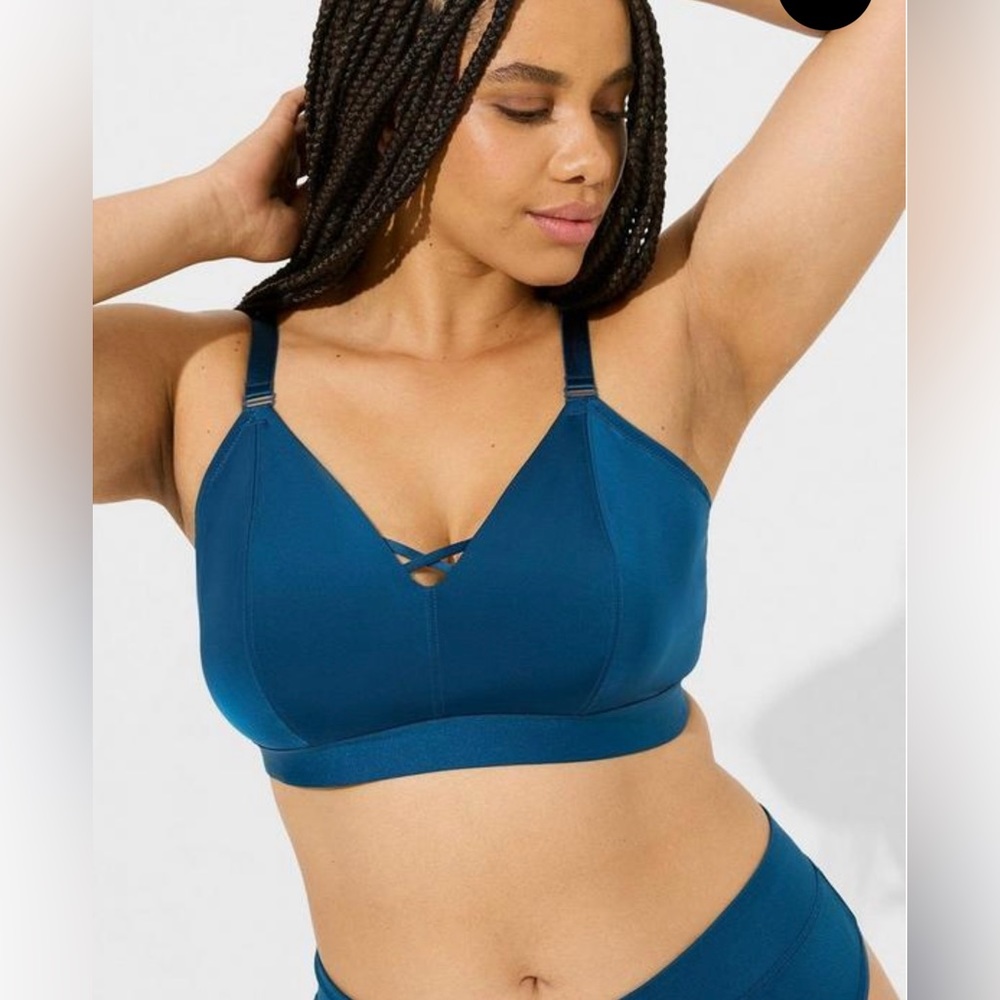 NWT! Torrid bralette. Gorgeous dark blue/green. Size 3 (D/DD)